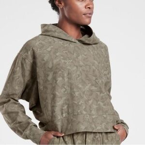 #47 ATHLETA Camo Hoodie Size L